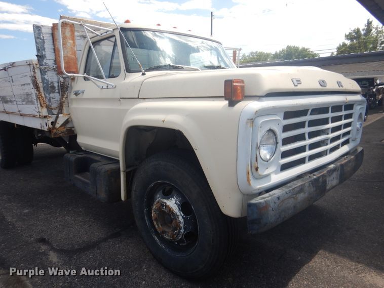 image for item HU9271 1975 Ford F700  dump truck