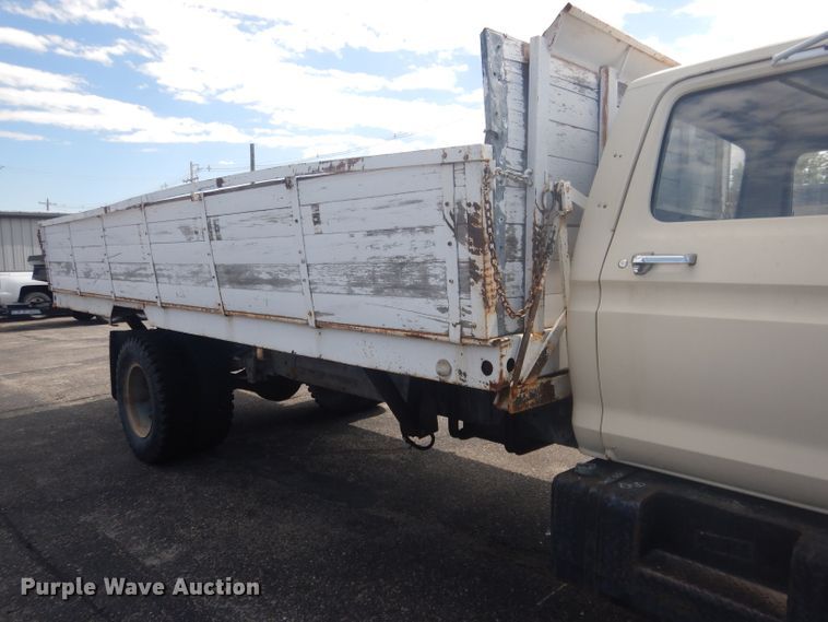 image for item HU9271 1975 Ford F700  dump truck