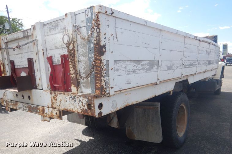 image for item HU9271 1975 Ford F700  dump truck