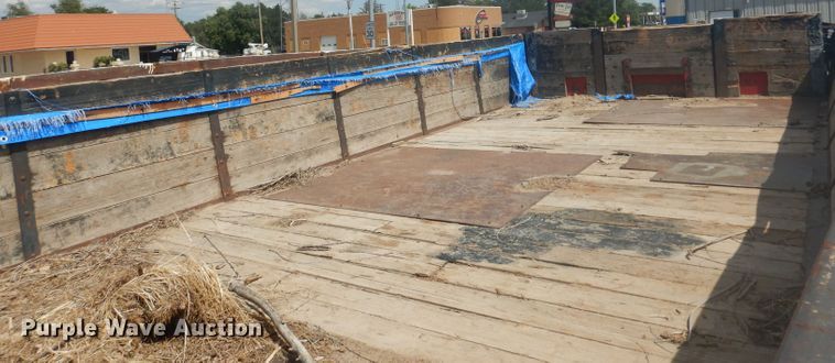 image for item HU9271 1975 Ford F700  dump truck