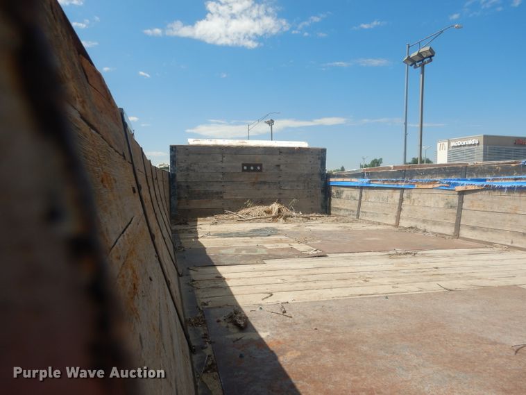 image for item HU9271 1975 Ford F700  dump truck