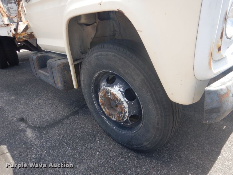 image for item HU9271 1975 Ford F700  dump truck