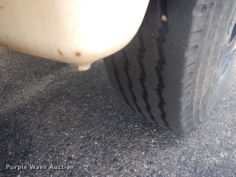 image for item HU9271 1975 Ford F700  dump truck