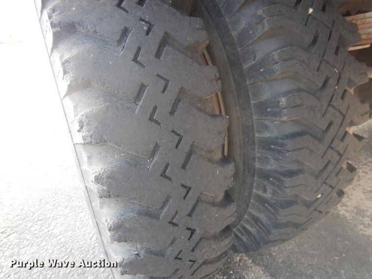 image for item HU9271 1975 Ford F700  dump truck