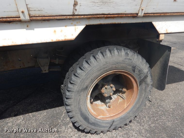 image for item HU9271 1975 Ford F700  dump truck