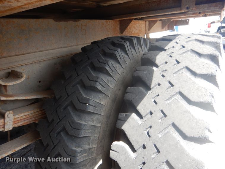 image for item HU9271 1975 Ford F700  dump truck