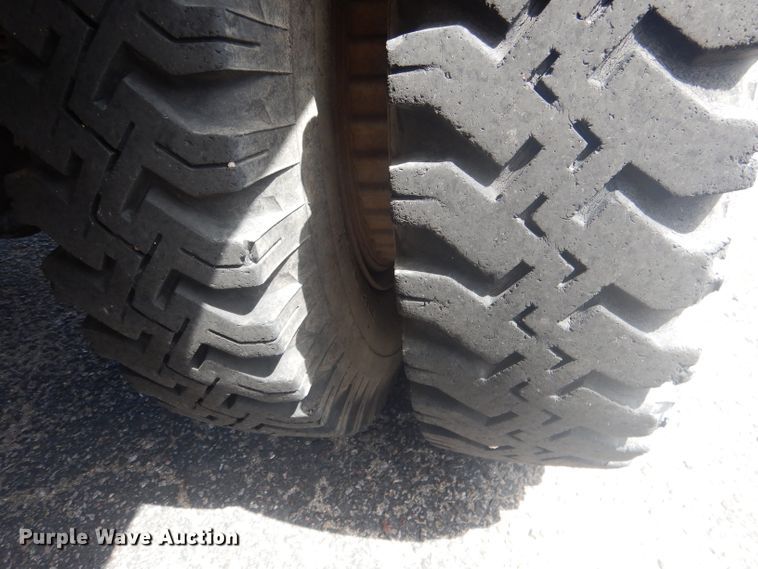 image for item HU9271 1975 Ford F700  dump truck