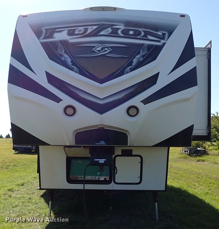 image for item IN9562 2015 Keystone Fuzion  camper