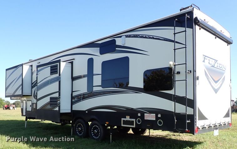 image for item IN9562 2015 Keystone Fuzion  camper