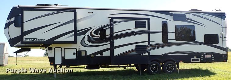 image for item IN9562 2015 Keystone Fuzion  camper