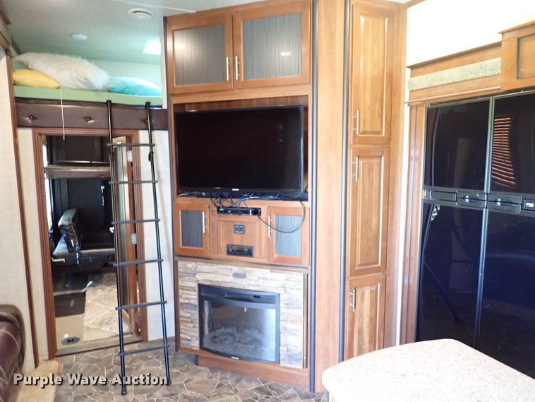 image for item IN9562 2015 Keystone Fuzion  camper