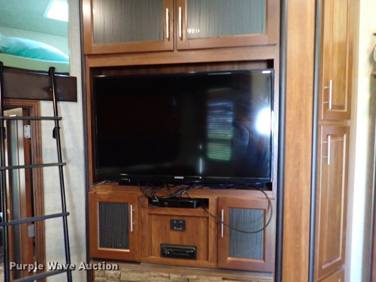 image for item IN9562 2015 Keystone Fuzion  camper