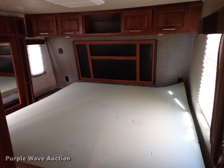 image for item IN9562 2015 Keystone Fuzion  camper