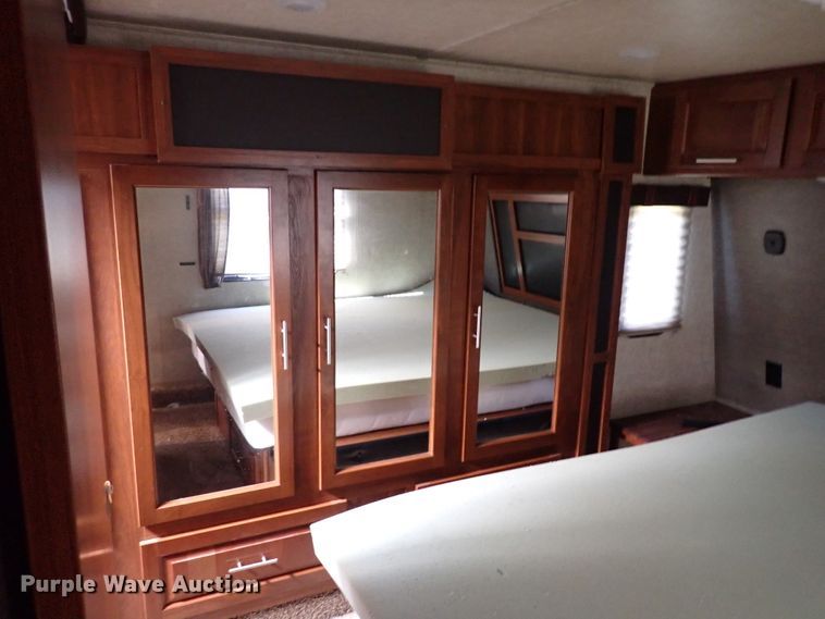 image for item IN9562 2015 Keystone Fuzion  camper