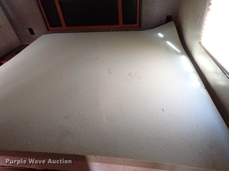 image for item IN9562 2015 Keystone Fuzion  camper