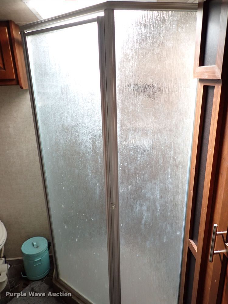 image for item IN9562 2015 Keystone Fuzion  camper