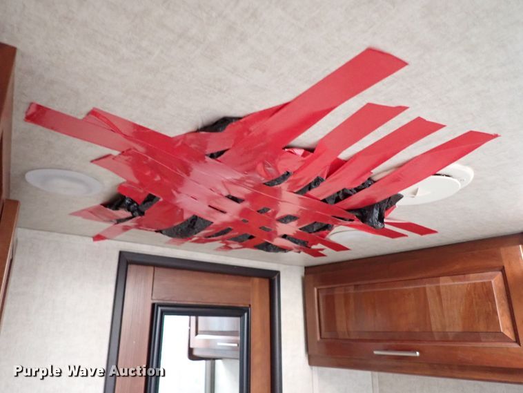 image for item IN9562 2015 Keystone Fuzion  camper