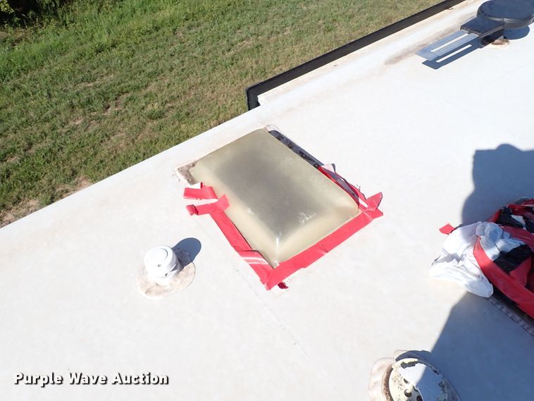 image for item IN9562 2015 Keystone Fuzion  camper