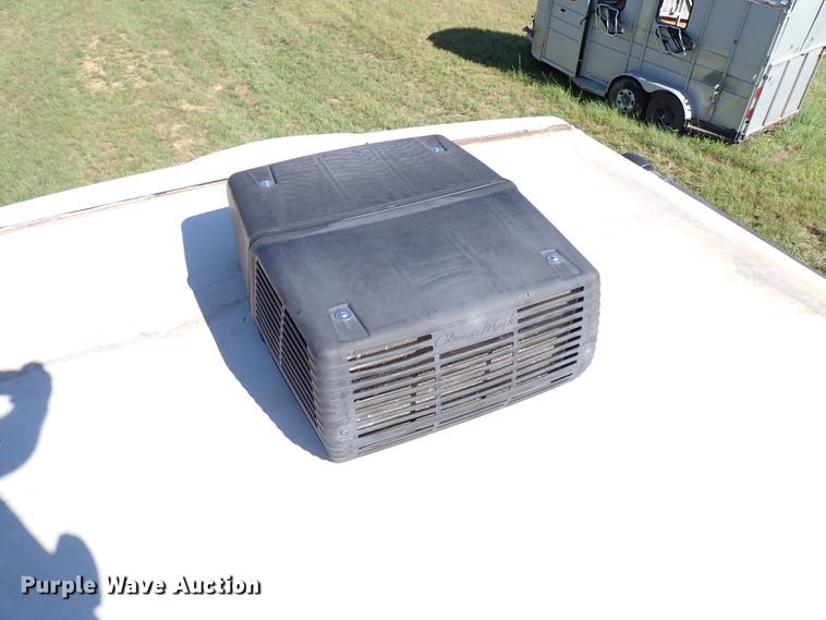 image for item IN9562 2015 Keystone Fuzion  camper