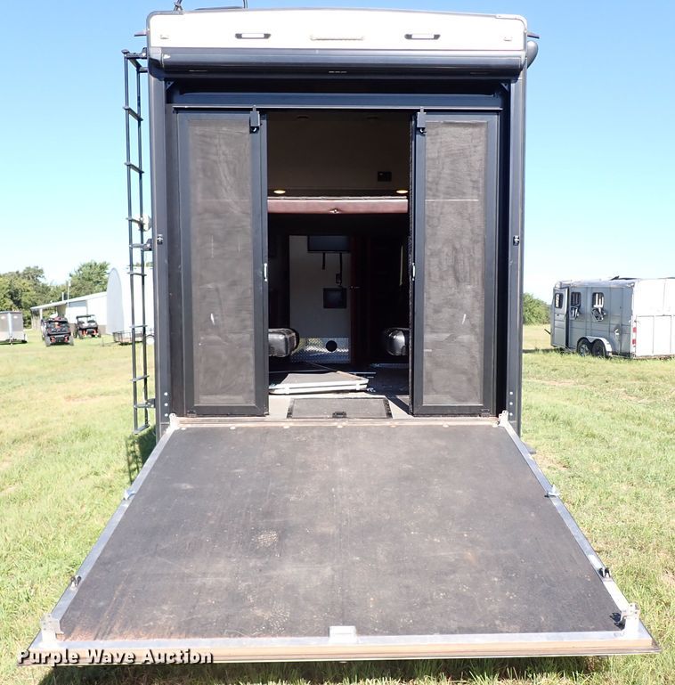 image for item IN9562 2015 Keystone Fuzion  camper