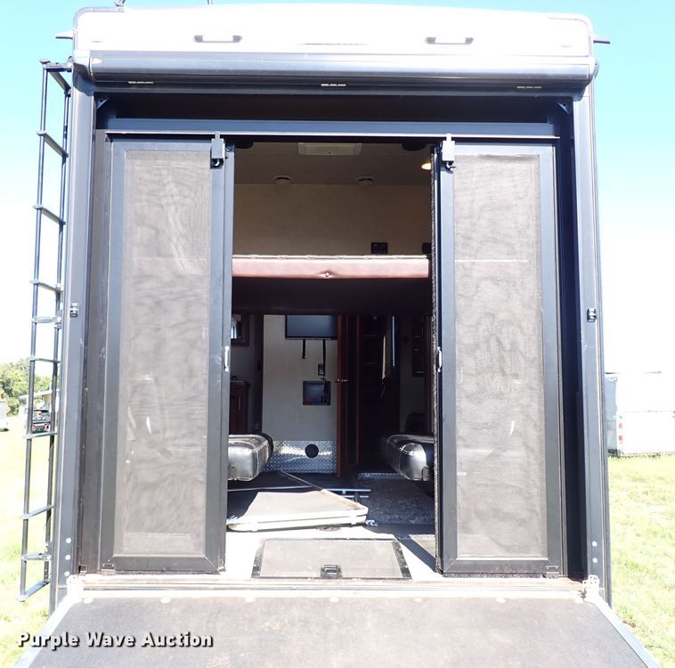 image for item IN9562 2015 Keystone Fuzion  camper