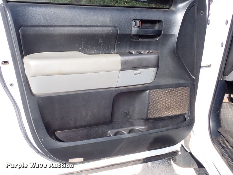 image for item IN9610 2010 Toyota Tundra  Double Cab pickup truck