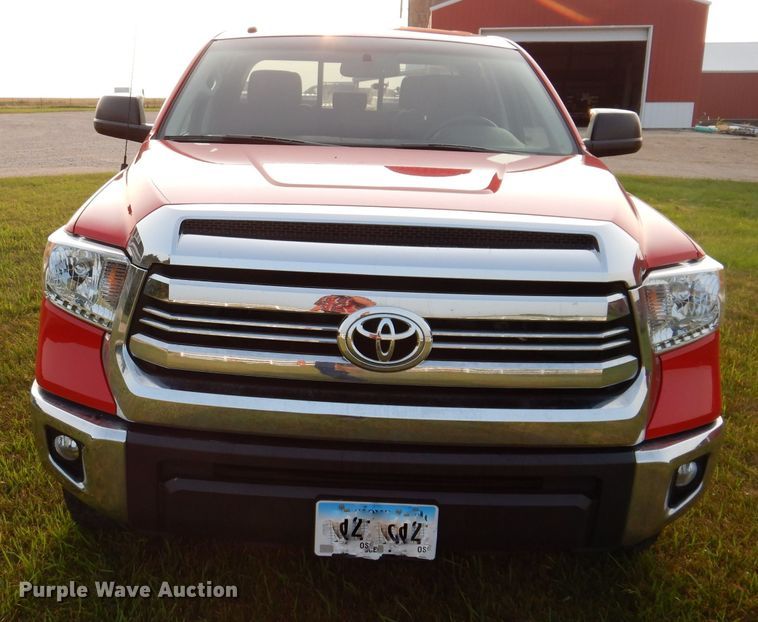 image for item IN9857 2016 Toyota Tundra  Double Cab pickup truck