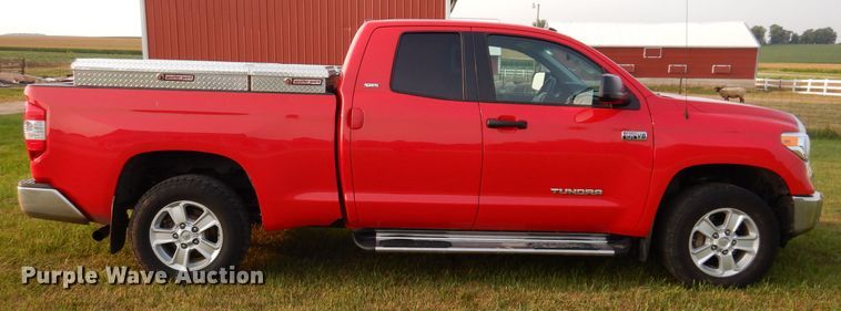 image for item IN9857 2016 Toyota Tundra  Double Cab pickup truck