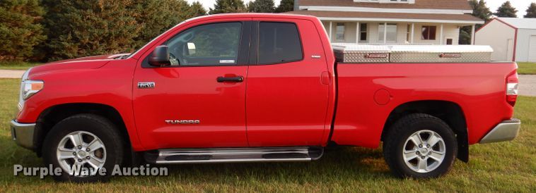 image for item IN9857 2016 Toyota Tundra  Double Cab pickup truck