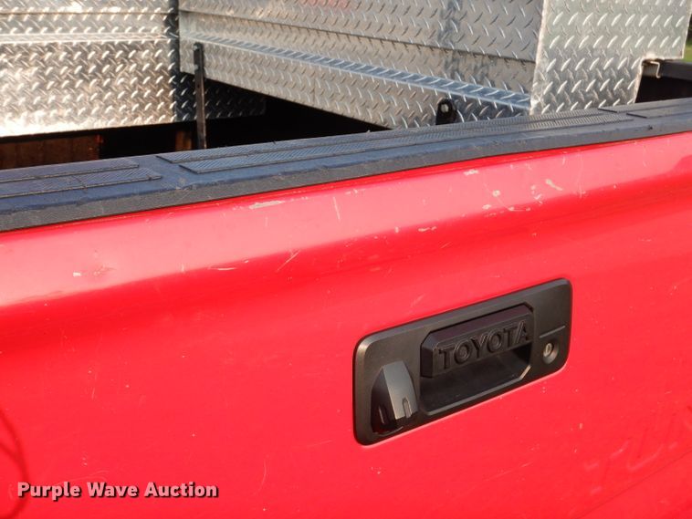 image for item IN9857 2016 Toyota Tundra  Double Cab pickup truck