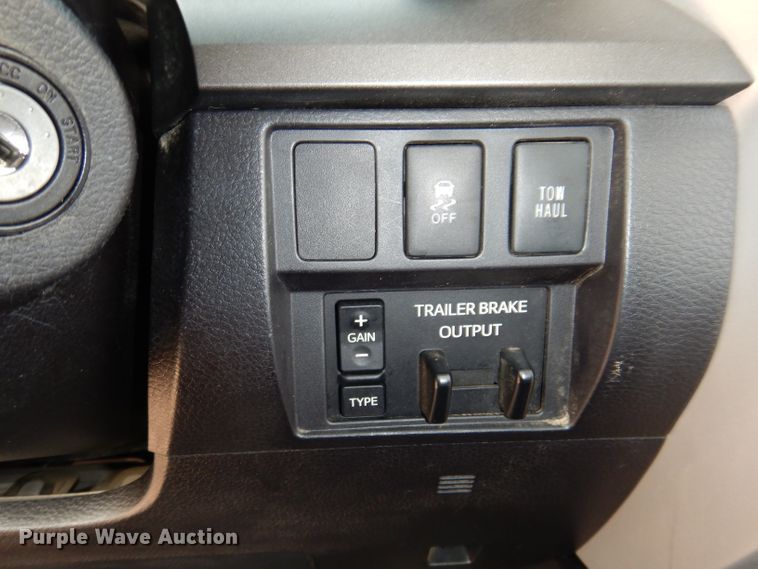 image for item IN9857 2016 Toyota Tundra  Double Cab pickup truck