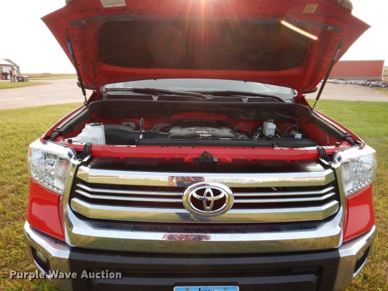 image for item IN9857 2016 Toyota Tundra  Double Cab pickup truck