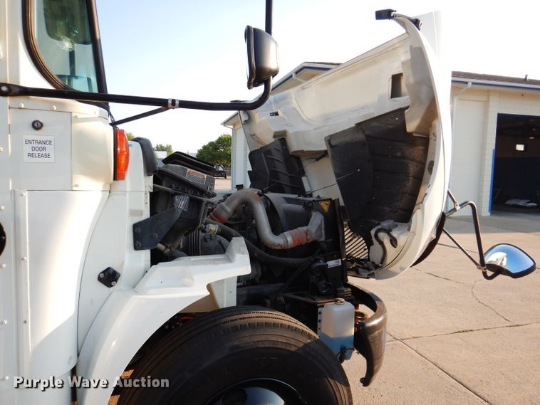 image for item IN9859 2018 International 3000  school bus