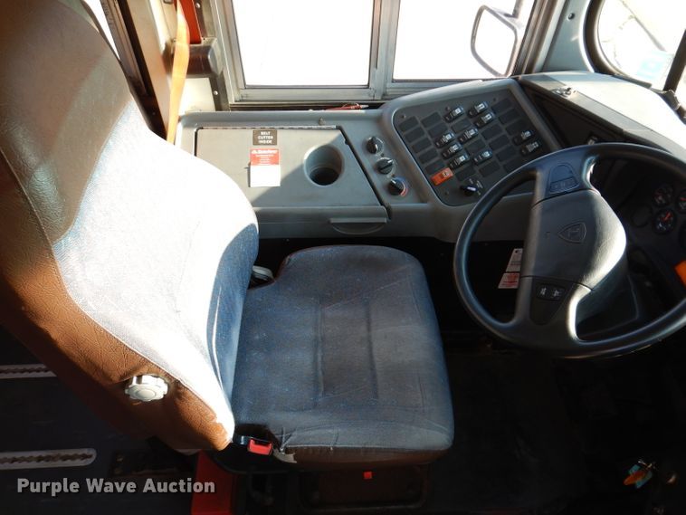 image for item IN9860 2015 International 3000  school bus