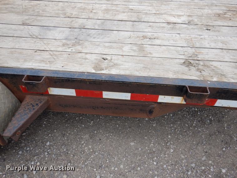 image for item IN9896 2011 H&H UF162  utility trailer