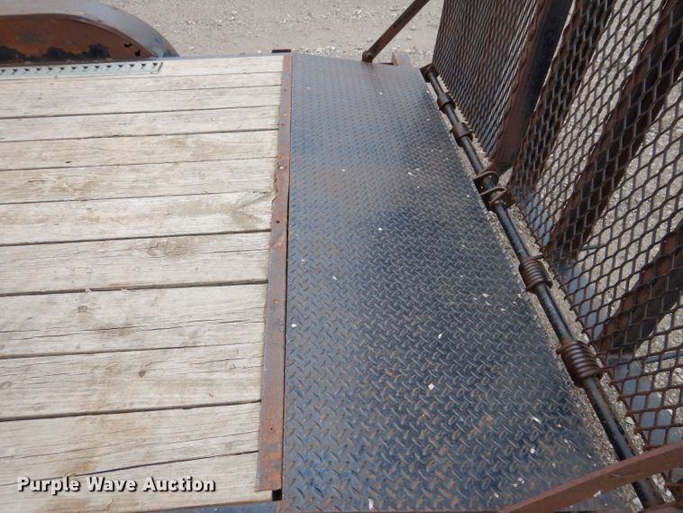 image for item IN9896 2011 H&H UF162  utility trailer