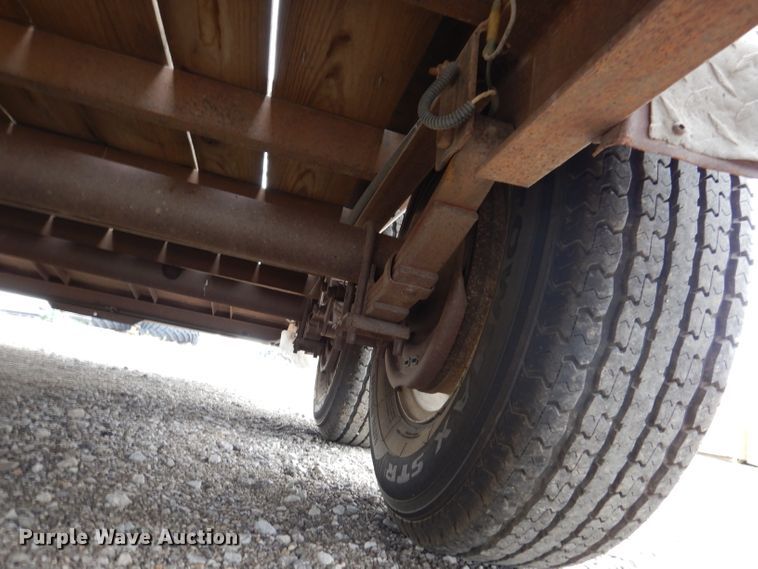 image for item IN9896 2011 H&H UF162  utility trailer