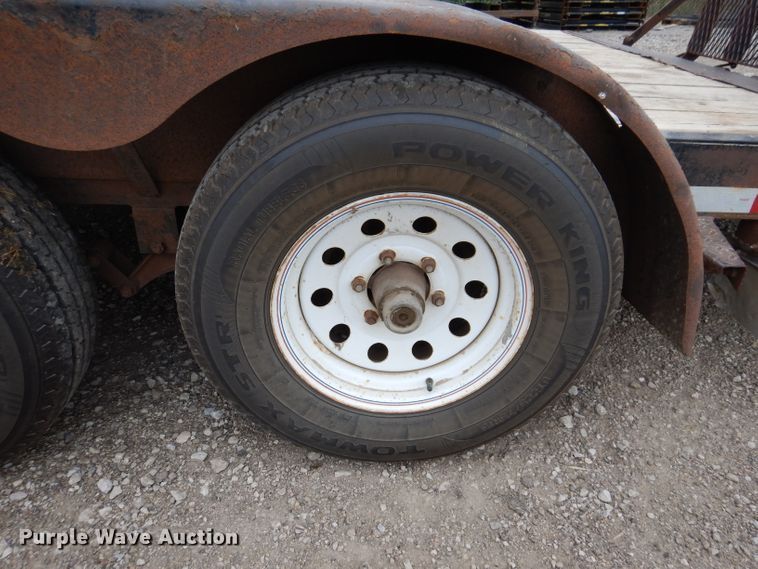 image for item IN9896 2011 H&H UF162  utility trailer