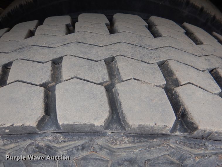 image for item IR9060 1985 GMC C7500  box truck