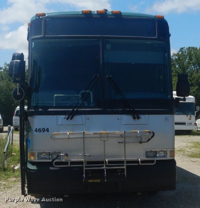 image for item IT9110 2007 MCI 102-DL3  coach bus