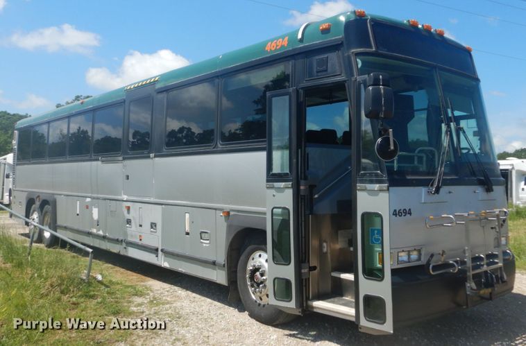 image for item IT9110 2007 MCI 102-DL3  coach bus