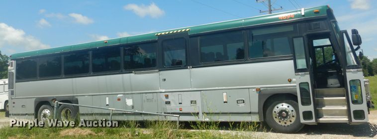 image for item IT9110 2007 MCI 102-DL3  coach bus