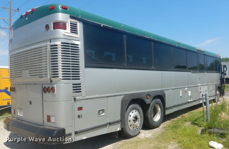 image for item IT9110 2007 MCI 102-DL3  coach bus