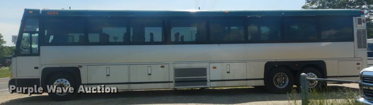 image for item IT9110 2007 MCI 102-DL3  coach bus