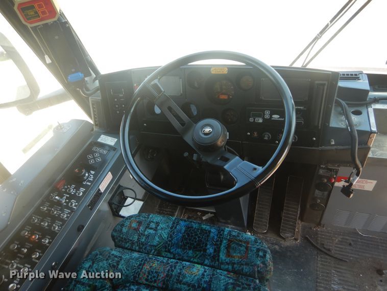 image for item IT9110 2007 MCI 102-DL3  coach bus