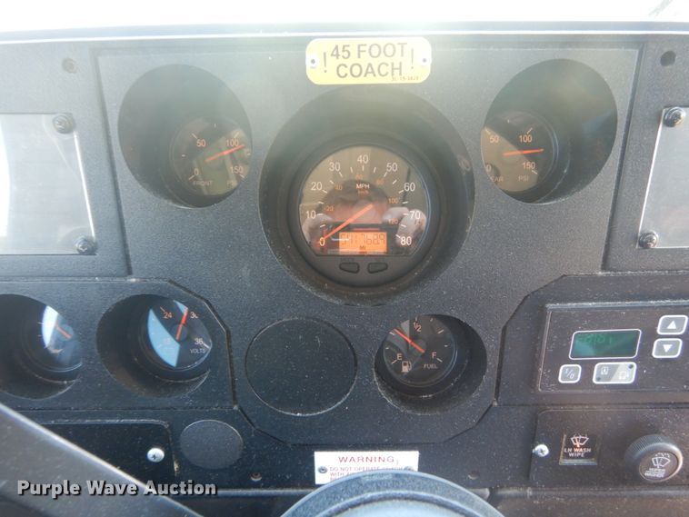 image for item IT9110 2007 MCI 102-DL3  coach bus