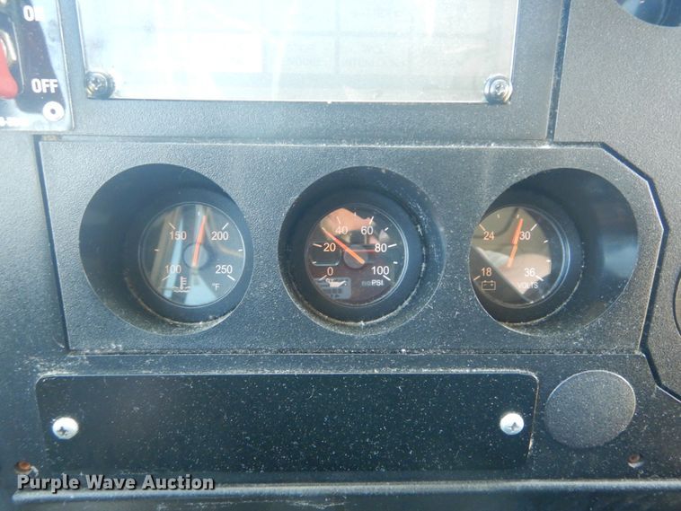 image for item IT9110 2007 MCI 102-DL3  coach bus