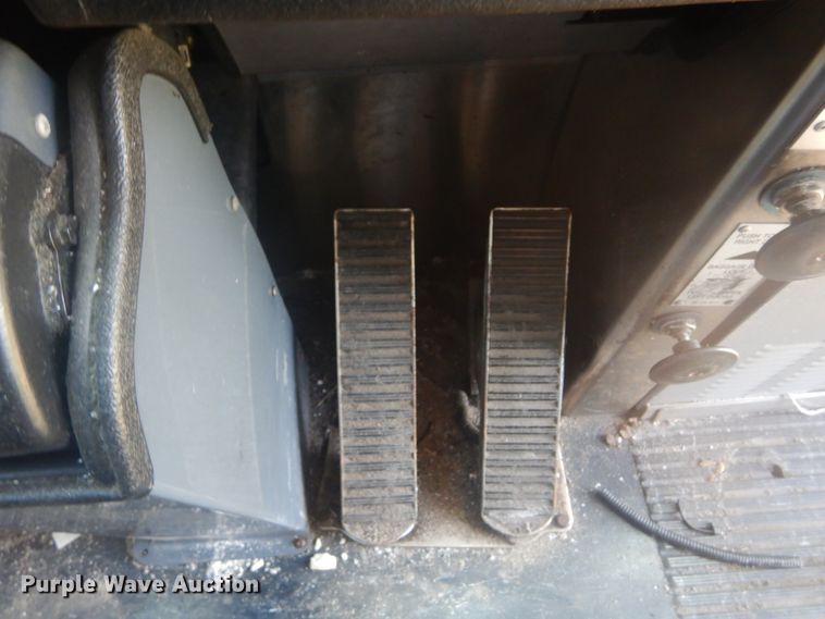 image for item IT9110 2007 MCI 102-DL3  coach bus