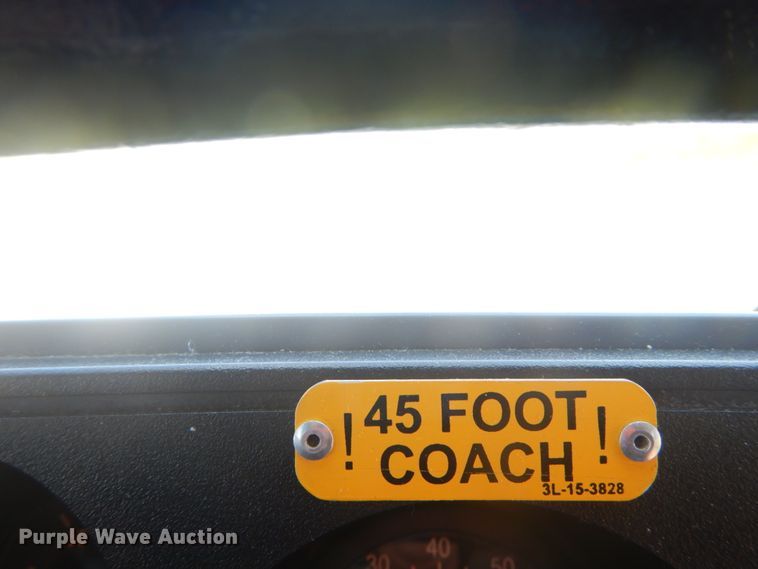 image for item IT9110 2007 MCI 102-DL3  coach bus