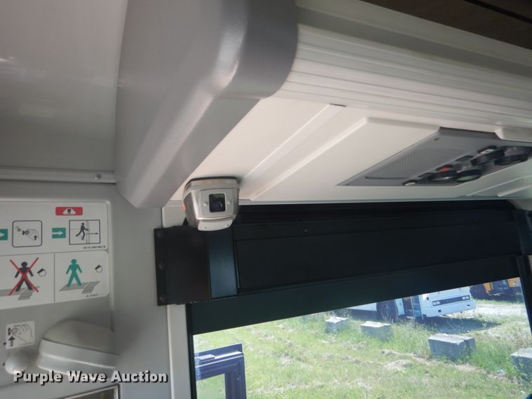 image for item IT9110 2007 MCI 102-DL3  coach bus